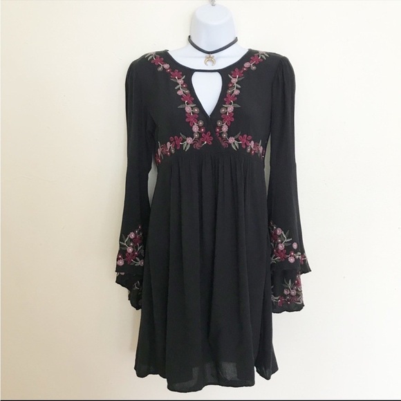 American Eagle Black Dress with Floral Embroidery - Picture 4 of 5